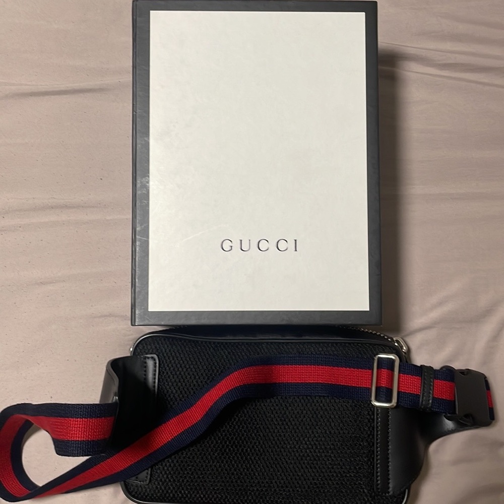 Selling Gucci belt bag not my style good conditions - Picture 6 of 6